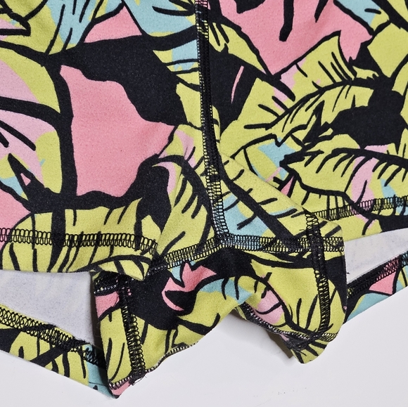 FLEO Miami Leaf Tropical Print Crossfit Lift Women's Booty Workout Shorts Large - Picture 2 of 5